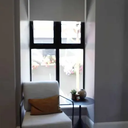 Ivernia No 1 In Town Holiday home *
